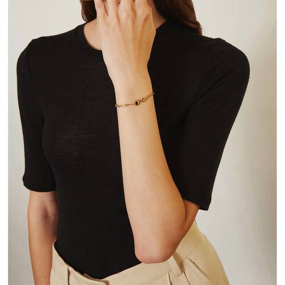 NEW CHAN LUU bezel-wrapped hypersthene hook bracelet in gold - Picture 2 of 3